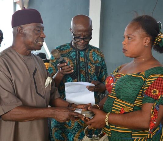 Ofuji Empowers Bende Women Traders with Millions of Naira